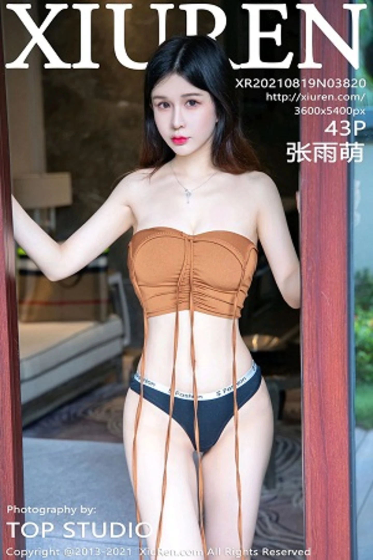 [XiuRen秀人网]VOL.3820 模特张雨萌三亚旅拍摩登风格服饰主题半脱露豪乳翘臀诱惑写真43P-秀人网官方网站
